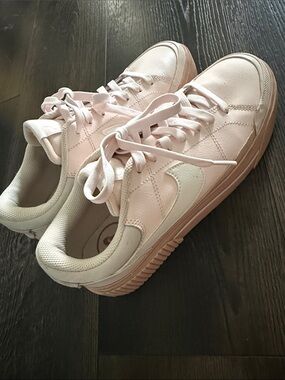 Women’s Nike platform